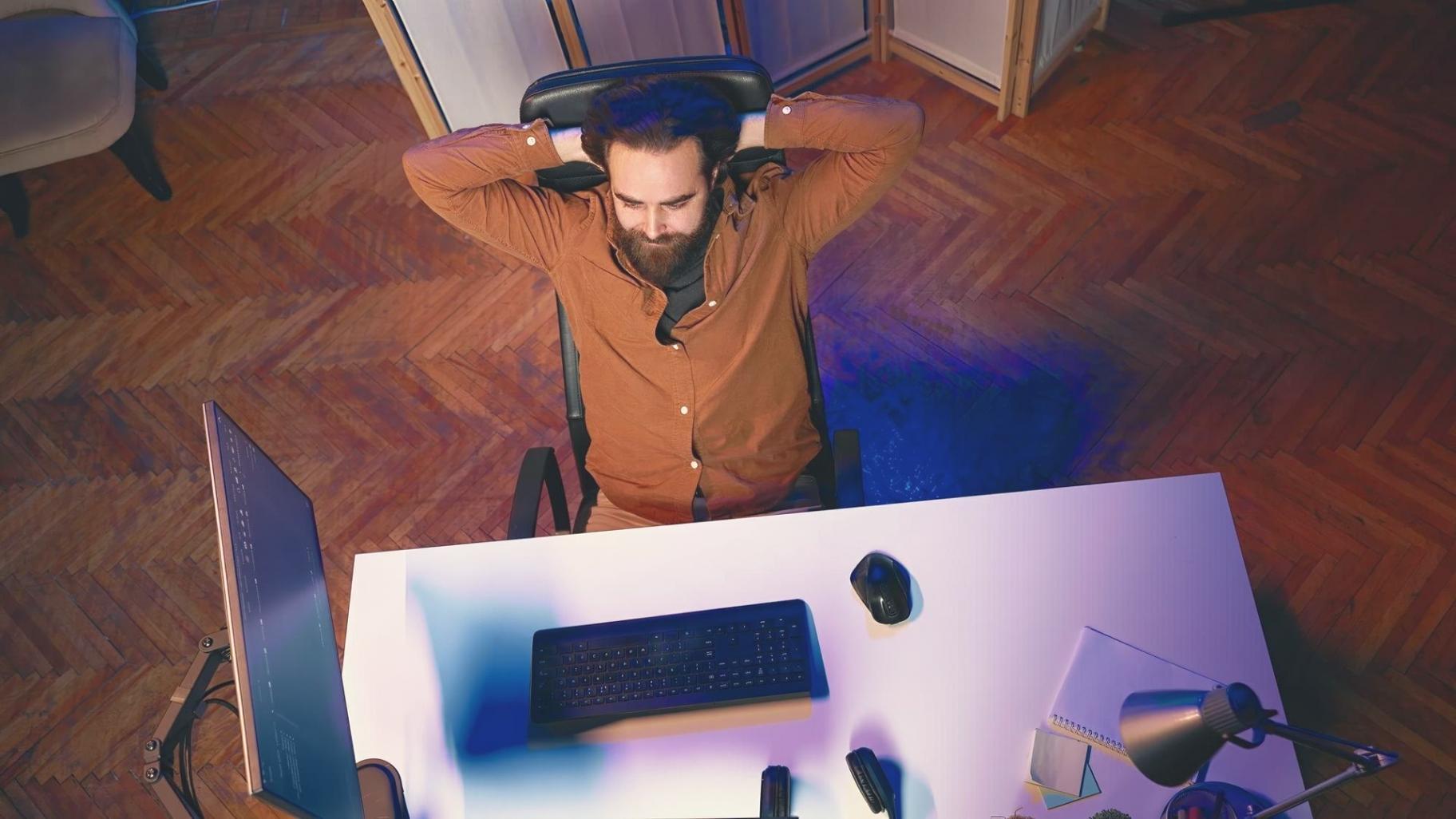 Uczestnicy kursu podczas praktycznych warsztatów z machine learningu w inwestycjach